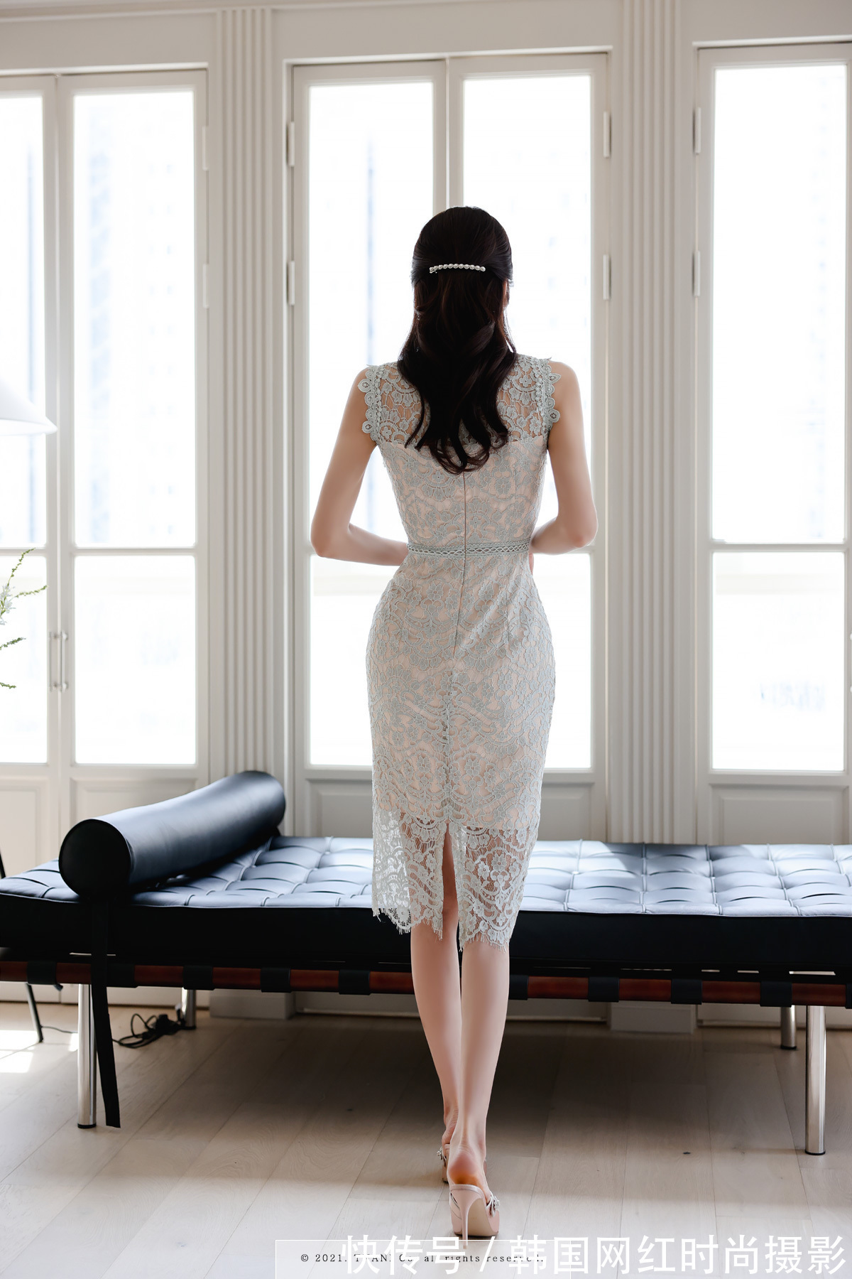 高跟鞋|女神孙允珠高清时尚搭配:薄荷色花雕连衣裙,高级的优雅美