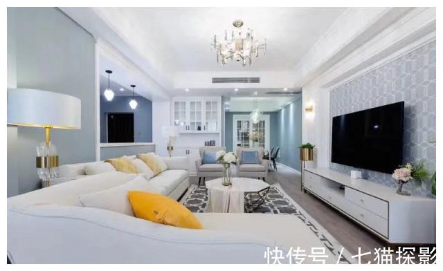 背景墙|130平清新美式三居，设计巧妙的沙发背景墙，一进门就被迷住了！