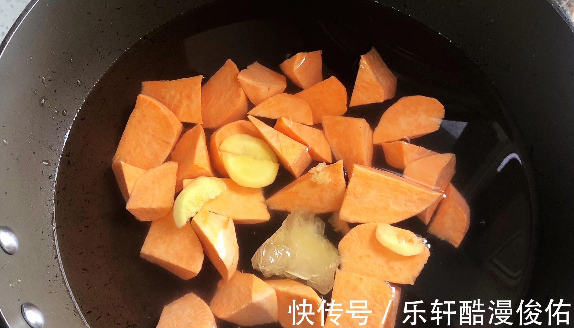 红枣|秋后渐凉,懂吃的女人多喝它,简单一炖,手脚不凉了,还暖身暖宫