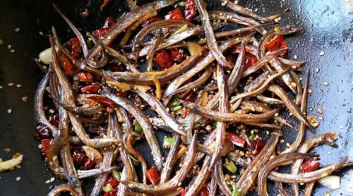 干辣椒|1元1包的香辣小鱼干,原来是这样做的,教你自己做,健康又美味