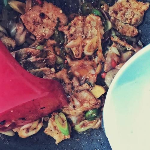 下馆子|五花肉这样做,再也没有机会下馆子了