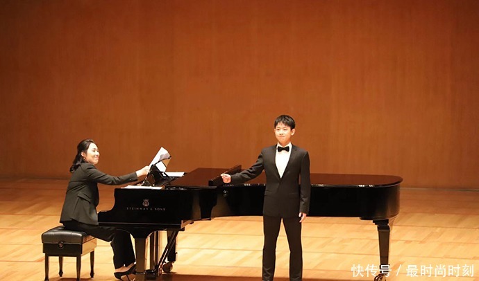 声入|《声入人心》美声男孩和石倚洁同台歌唱:他像一个大家长