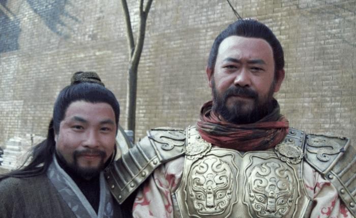 石碑|程咬金之墓被盗，专家在现场发现一块石碑，道出程咬金的真实身份