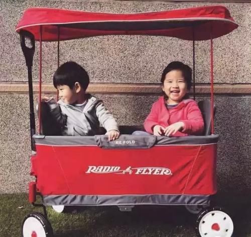 龙凤胎女儿先出生，却让其当妹妹，家长的“精明”换来不小代价