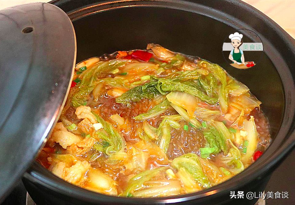 白菜炖粉条时，牢记好3个诀窍，鲜香又入味，每次炖一锅不够吃
