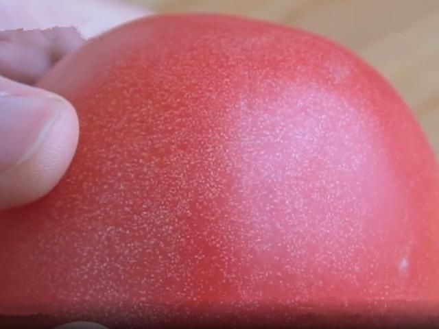 买西红柿就要选“母”的,牢记这4点,沙甜多汁,不花冤枉钱