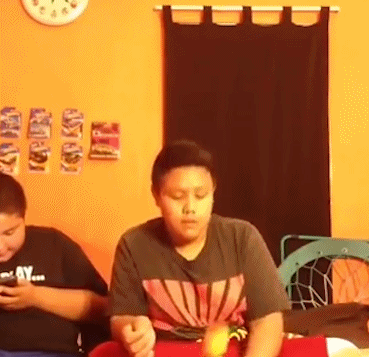 |搞笑GIF:这是谁家的闺女