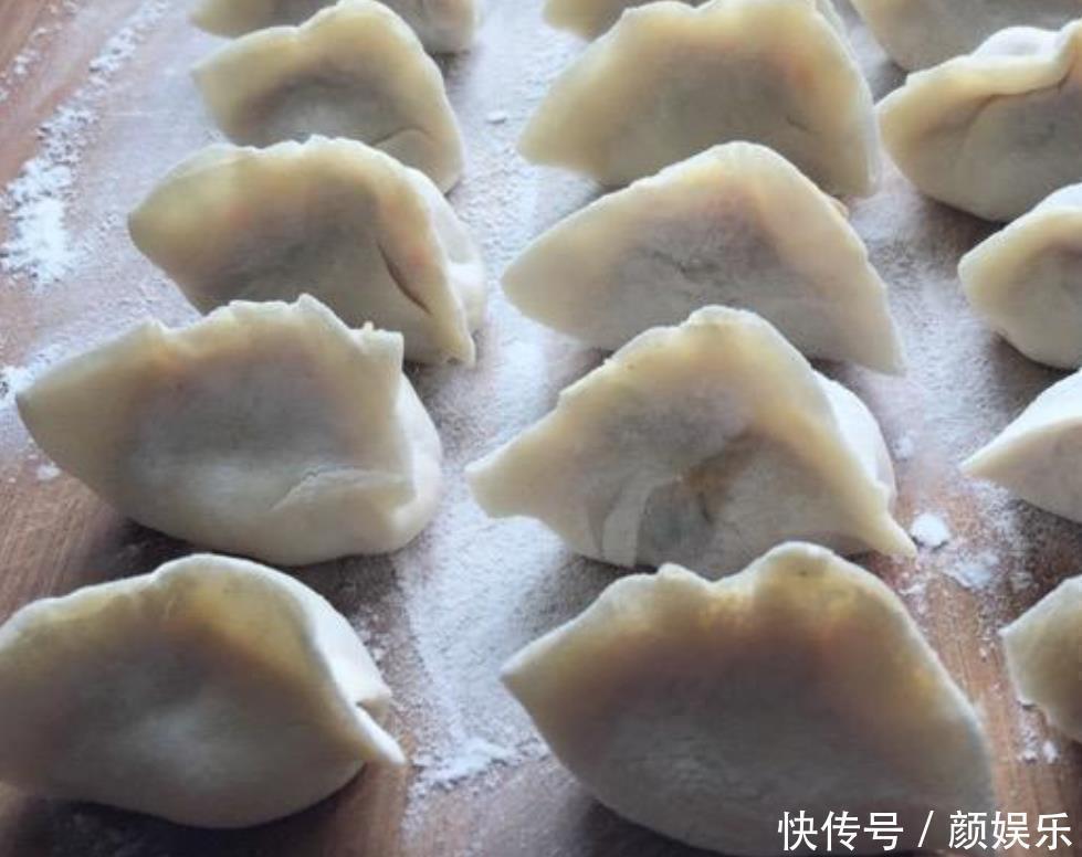 搅拌均匀|调萝卜馅，焯水大错特错，教您正确做法，萝卜没异味格外鲜，真香