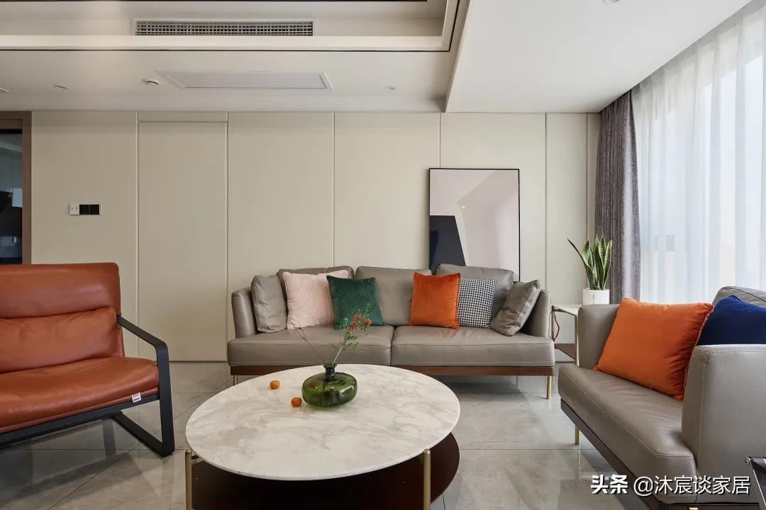 墙面处|三代同堂的现代轻奢风新家，室内简洁精致，真的是理想中家的样子