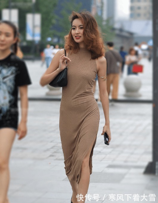 鞋跟|为了彰显贵妇的气质,在鞋跟上面镀层“银”,一般的男人不敢靠近