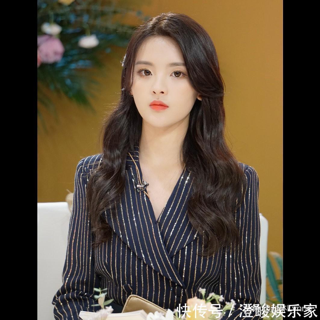 飘逸|看明星们的发型,哪个最好看你喜欢长发飘逸还是短发灵动呢