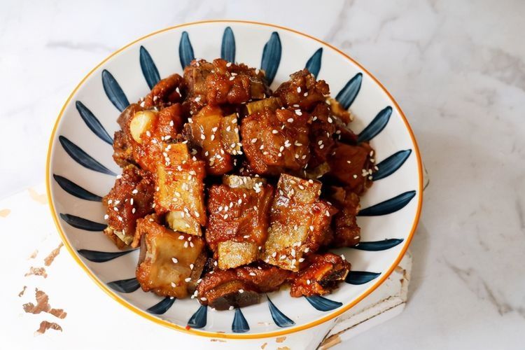 家庭版糖醋排骨，基本没难度，软烂可口吃不腻