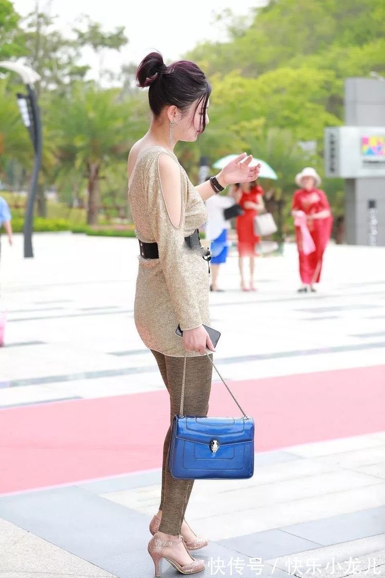 时尚 时尚的女生总是以时尚的一面展现出来,让美变的更加有风格又好看