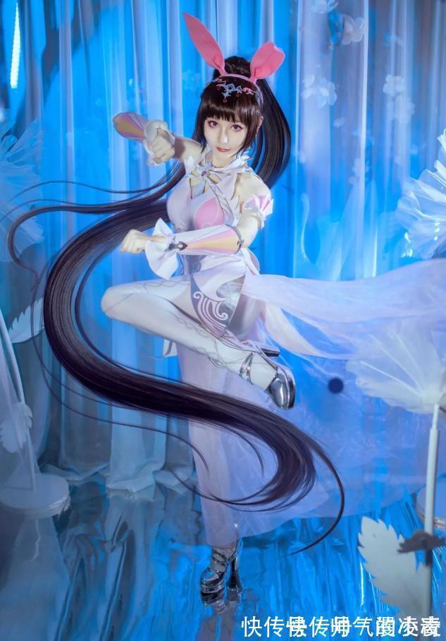 小姐姐|《斗罗》美女COS小舞,颜值超标,身材傲人,粉丝:心动的感觉