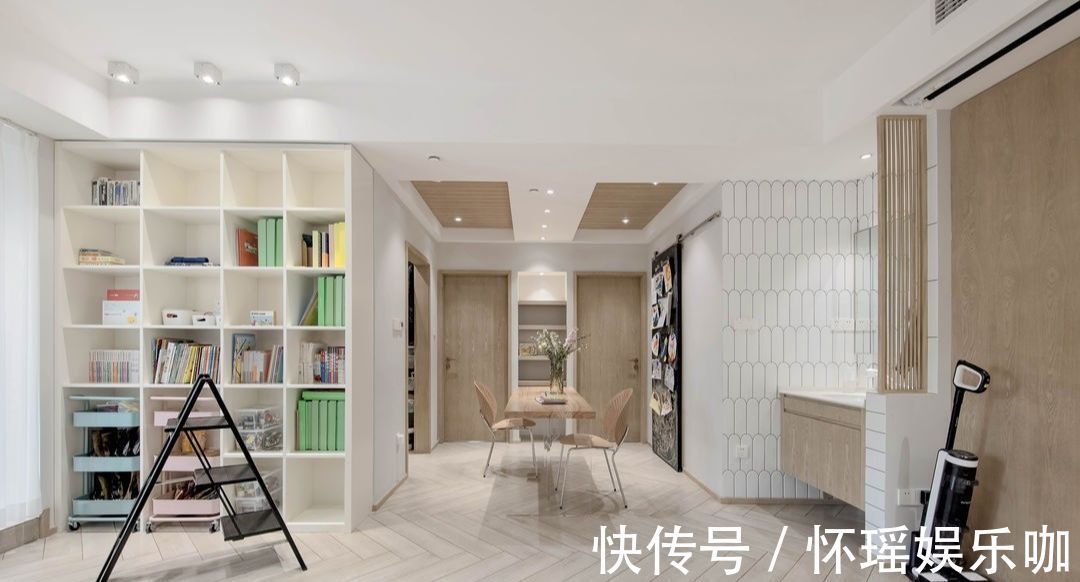 卧室床|舍弃客厅,不买餐桌,卧室床悬空,他家86㎡堪称小户型装修的榜样