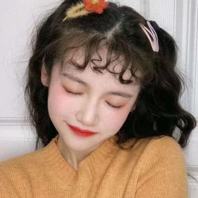 女生眼睛有这“3标志”,天生自带“眼妆”,00后小姐姐别不懂