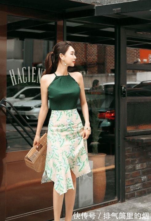 吊带|绿花半身裙和吊带上衣,清新优雅