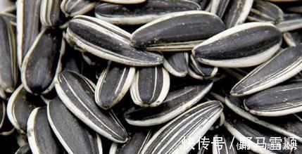 小商贩|这几种瓜子千万别买,小商贩爆出内幕 “说啥都不能让孩子吃”!