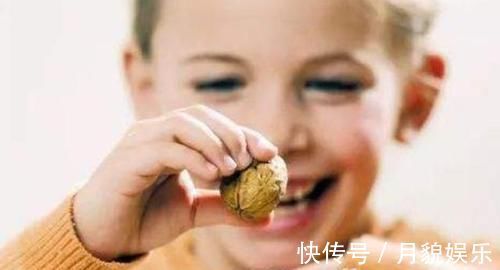 药丸|3个月婴儿突发肺气肿送急救，医生查出原因后连摇头无知坑娃
