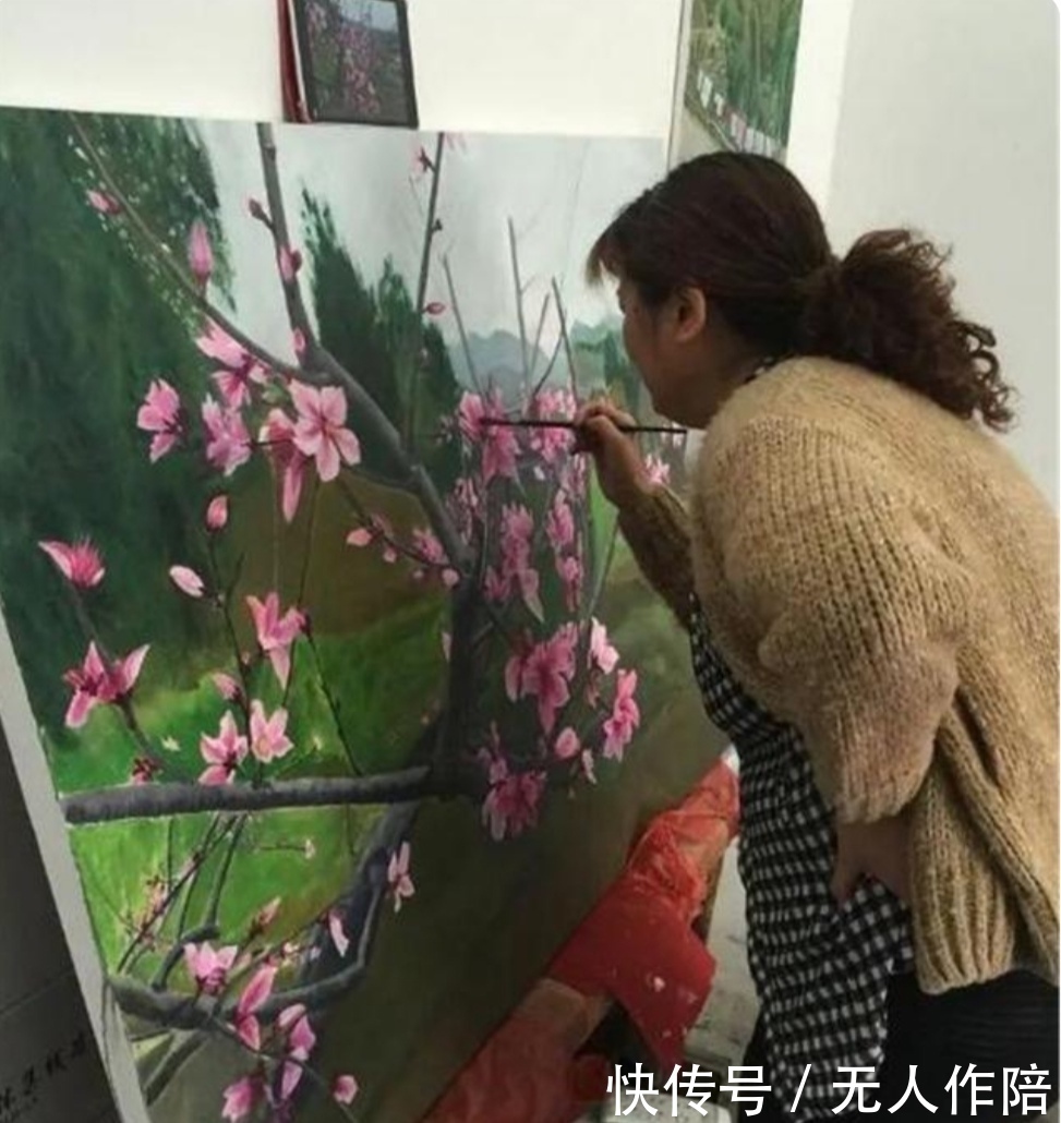 500万的名画被农村女子“仿画”出来，卖200块钱，专家：侮辱艺术