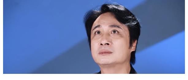 張傲月拿出冠軍獎(jiǎng)杯，韓宇拿出冠軍毛巾，為何吳鎮(zhèn)宇沒帶金馬獎(jiǎng)杯