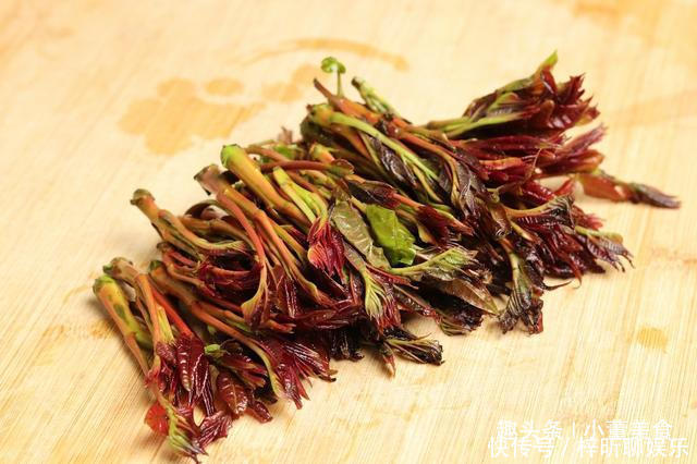  黄花菜|6种蔬菜晒干后，比新鲜的还好吃，冬天炖肉很香，放半年都不坏