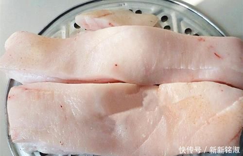 熬猪油,只放盐就是大错特错,加它猪油又白又香,放1年都不会坏