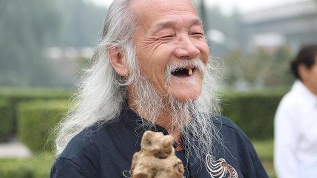 秀珍|农妇半夜生下双胎,后院枯井突冒泉水,道长路过却说吉兆