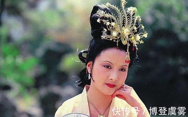 贾府|凤姐平日盛气凌人,为何却对贾府老仆毕恭毕敬?不止是会做人