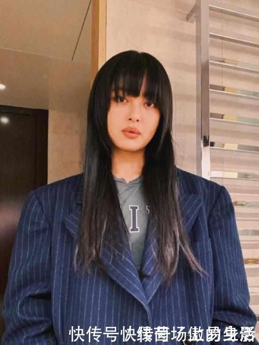 发型|你适合“直发”还是“卷发”发型师透露看这三个地方就知道