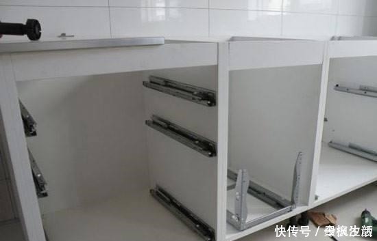 橱柜|厨房橱柜万万要这样安装，住久就知有多实用，懊悔现在才察觉！