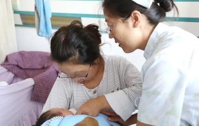 倍儿棒|为啥吃母乳的宝宝体格“倍儿棒”?母乳具备的优点,奶粉难模仿