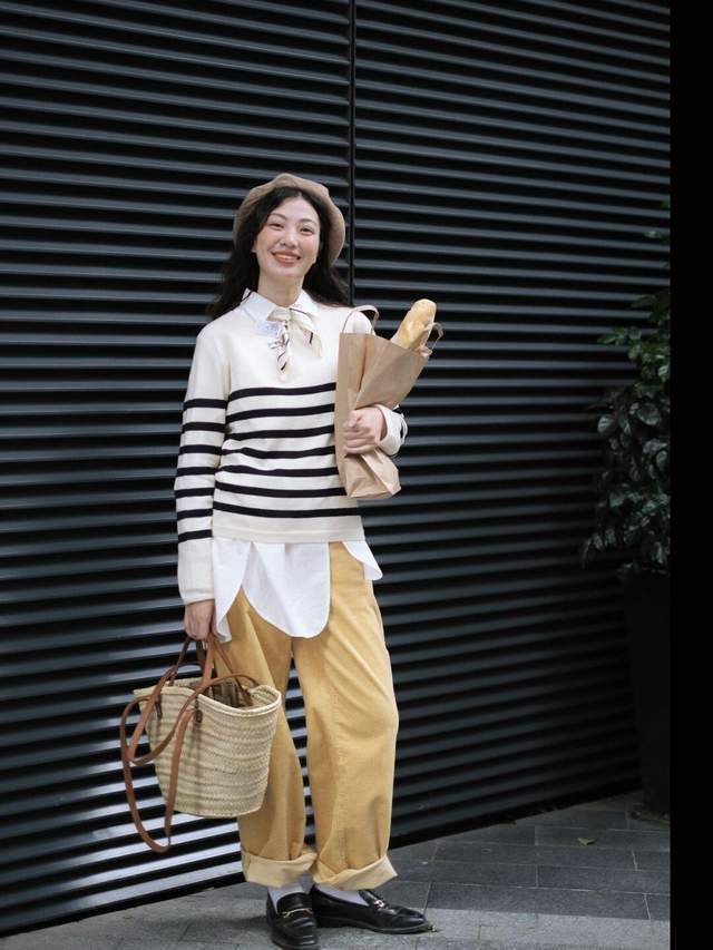 条纹上衣 想要穿出日杂风?不如试一试混搭,条纹上衣+直筒裤,实用又百搭