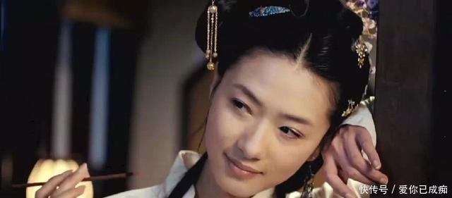 生于乱世,落于风尘,纵然在青楼中林立,却无法遮住她的才与情!