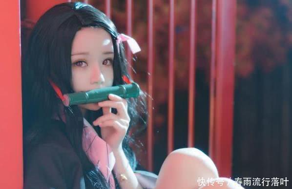 小姐姐|15岁小姐姐COS弥豆子,原本颜值就够惊艳了,看到口中的尖牙后好想要