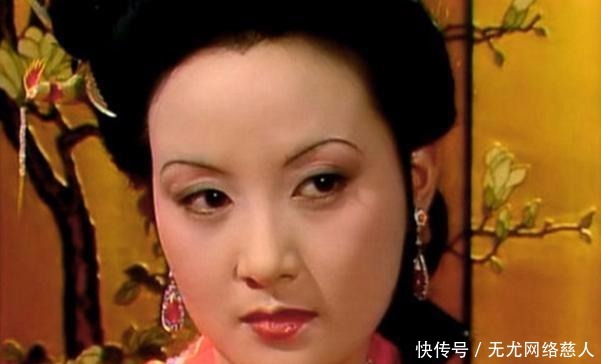 王熙凤|《红楼梦》王夫人扔出一个“绣春囊”,王熙凤吓得连忙下跪