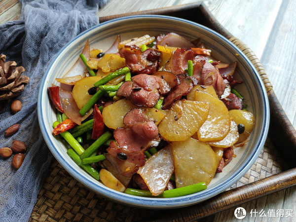 腊肉土豆片|炒腊肉时，切记别直接下锅炒，多加一步，腊肉口感更好更入味