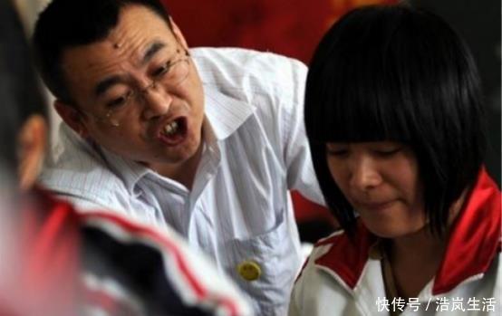 孩子|“熊孩子”偷拍爸爸洗澡，照片发到家长群，爸爸：从此拒开家长会