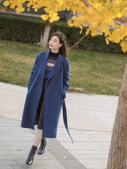 早春穿大衣还只穿“光腿神器”吗?这样穿,优雅气质又时髦洋气