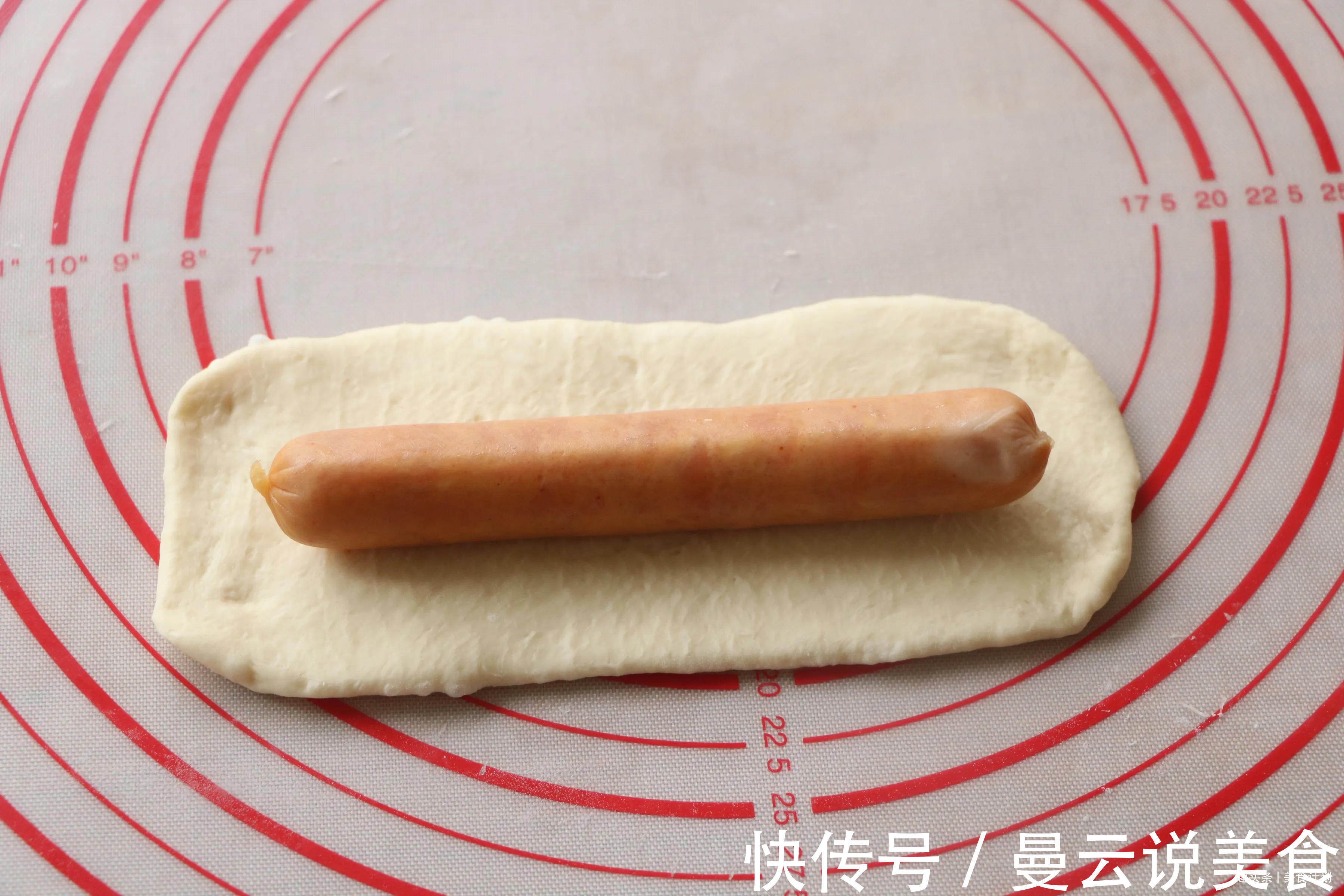 最近迷上了一款早餐面包，不用揉出膜，简单易做，关键超好吃