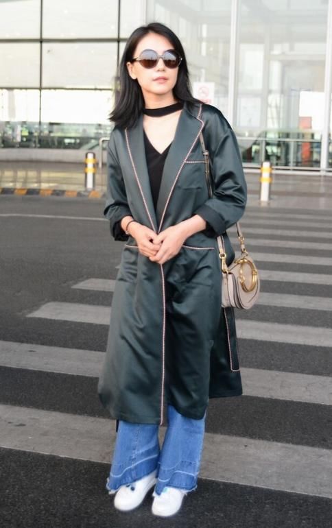 穿出高级|高圆圆真是天生丽质！“睡袍”也穿出时尚感，慵懒简约不失女人味