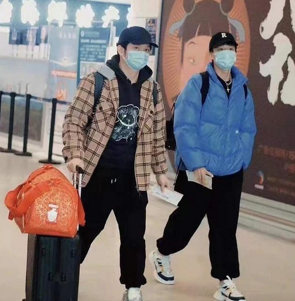 私服|国乒隔离结束回北京:樊振东私服时尚,王楚钦被围堵,陈梦最低调