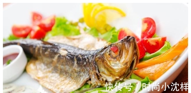 清蒸|不管蒸什么鱼，这个步骤都不能省！鱼肉细嫩无腥味，赶快学学吧