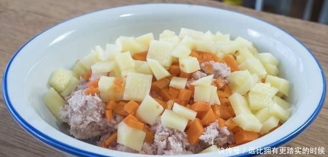 正月十五元宵节,家宴菜单已备好,5荤4素1汤上一桌,十全十美