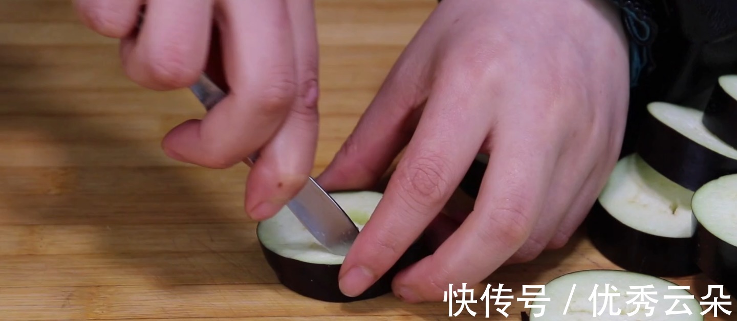 茄子鸡蛋小饼|茄子这样做太好吃了，不炒不炸，孩子天天吵着要吃，刚出锅就没了！