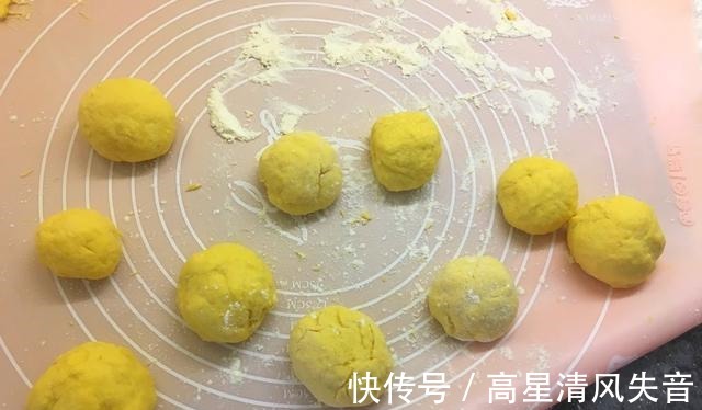 南瓜块|自制华夫饼，搭配了南瓜，好看又好吃！