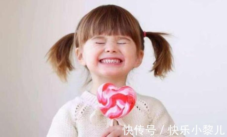 幸福|幸福来得太突然!宝爸醉酒后给女儿买零食,铺满整张床,女儿懵了