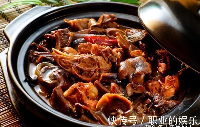 美食|美食推荐：榛蘑炖土鸡、香煎芦笋腩肉卷、粉蒸田螺肉制作方法