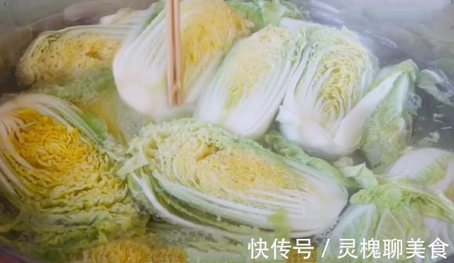 酸菜|腌酸菜,别只会加盐了,牢记这3招,酸菜又酸又脆,放一年也不坏