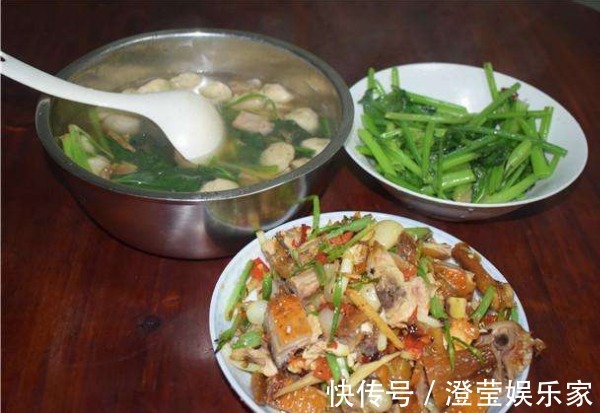 家里来了客人,农村和城里最大的区别是什么服气了